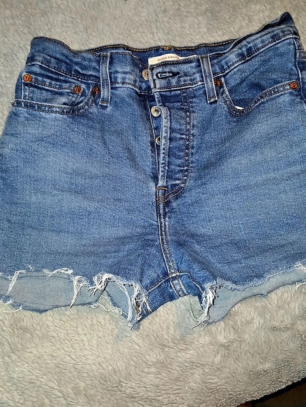 Levi's Wedgie Fit Denim Shorts Women's Distressed Denim Jean Shorts Waist 28